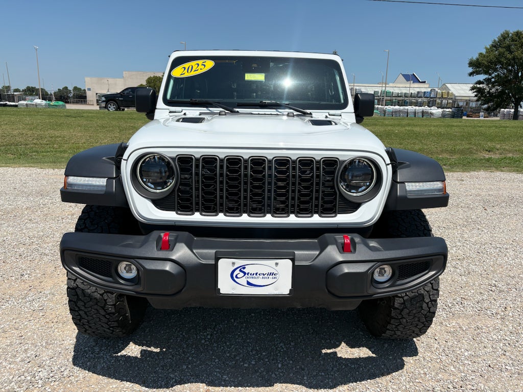 2025 Jeep Wrangler — side profile view