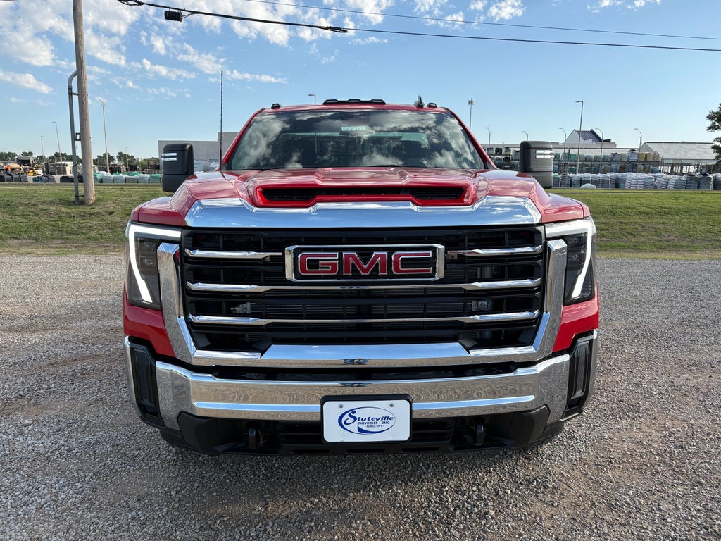 2026 GMC Sierra 3500 HD Chassis Cab — side profile view