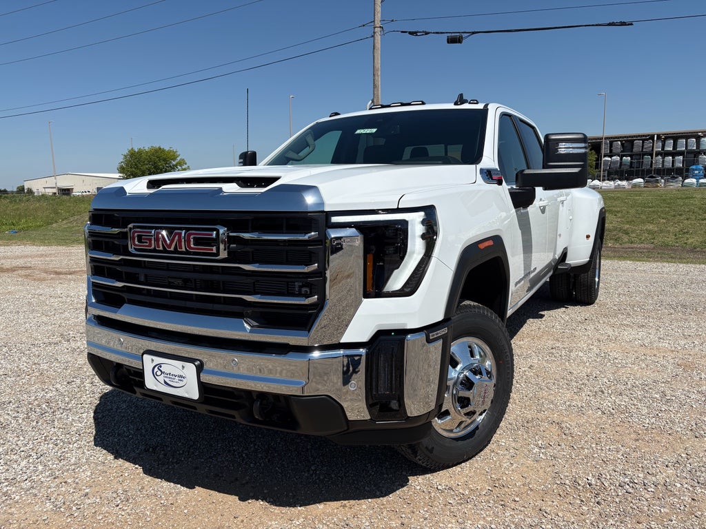 2026 GMC Sierra 3500 HD SLE DRW in Summit White — front three-quarter view