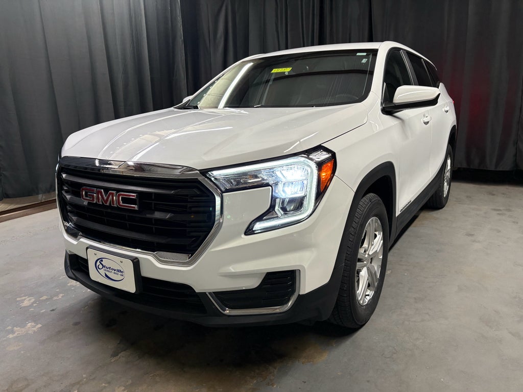 2024 GMC Terrain SLE in Summit White — front three-quarter view