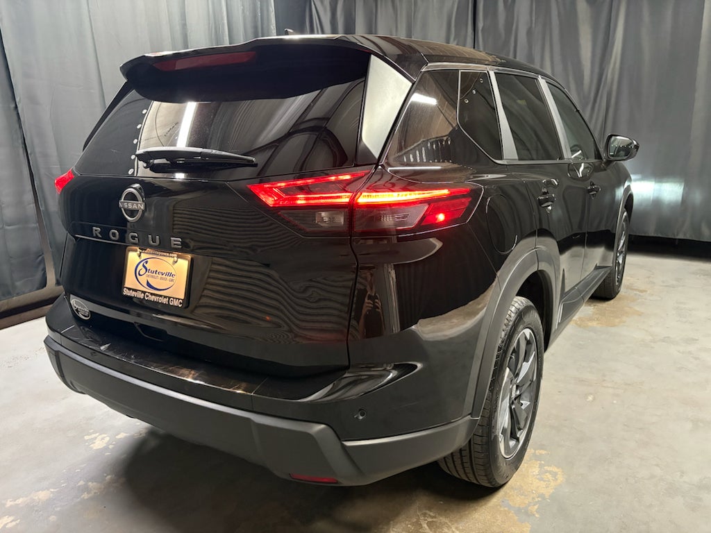 2025 Nissan Rogue — detail view