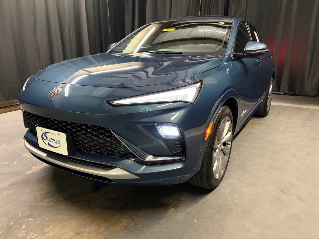2024 Buick Envista Avenir in Ocean Blue Metallic — front three-quarter view